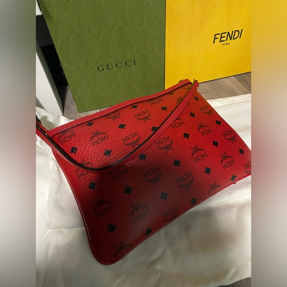 Designer Hand Bag - Picture 4 of 4